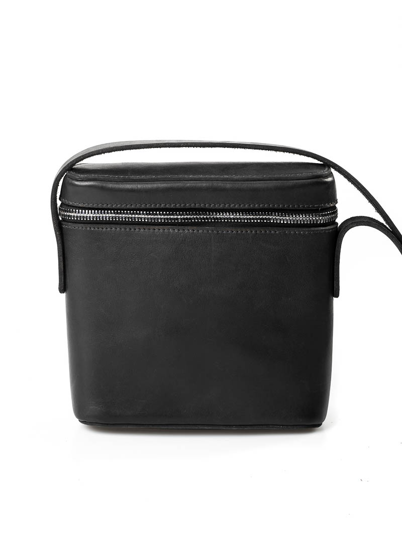 hidem GUIDI C3 Small Zip Shoulder Bag, black kangaroo leather