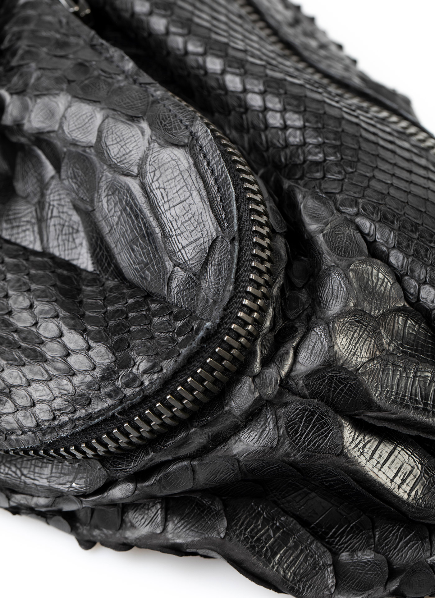 hide-m  LEON EMANUEL BLANCK Dealer Bag, black python leather