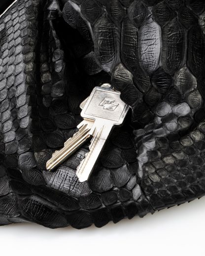 LEON EMANUEL BLANCK distortion dealer bag men women tasche DIS M DBS 01 python leather black hide m 6