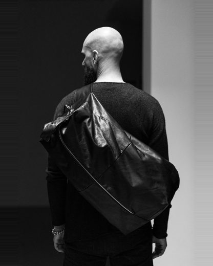 Editorial Layer 0 Taichi Murakami Leon Emanuel Blanck Adiciannoveventitre hide m 18