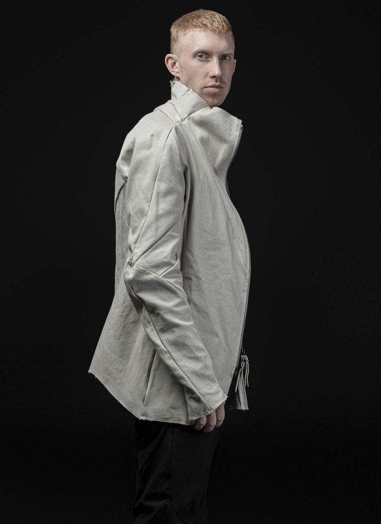 hide-m | LEON EMANUEL BLANCK Distortion Straight Jacket light grey