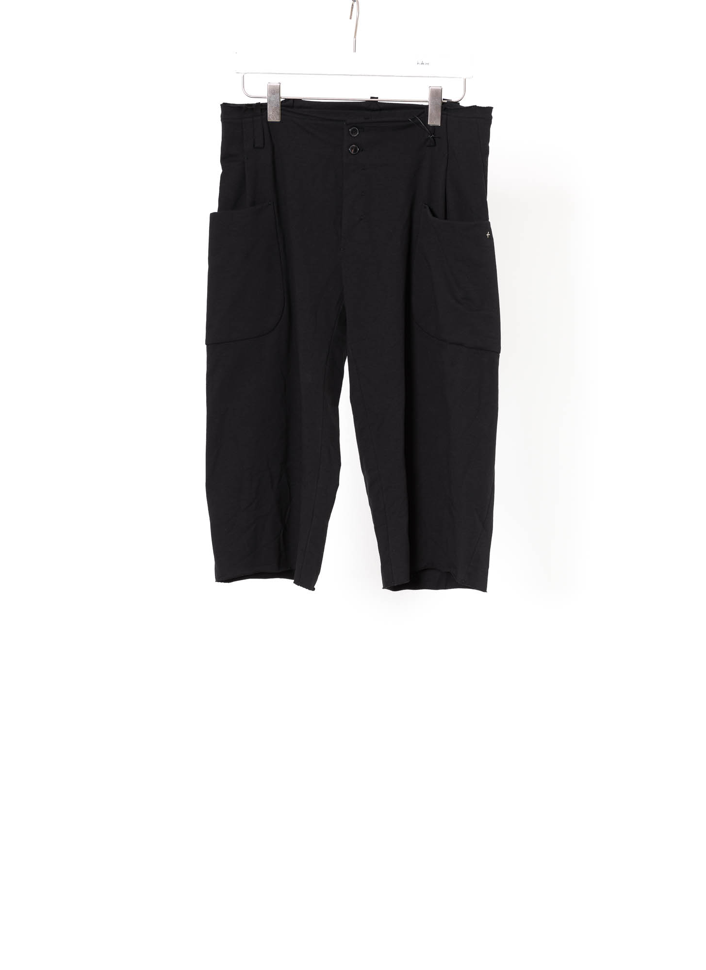 https://www.hide-m.com/wp-content/uploads/2023/06/MACROSS-MA-Maurizio-Amadei-P471C-JME-Men-2-Pocket-Loose-Short-Pants-Herren-Hose-Shorts-Trousers-cotton-elastan-black-hide-m-1.jpg